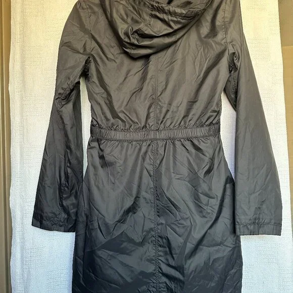 North Face Rissy Light Weight Windbreaker Jacket - Picture 7 of 9